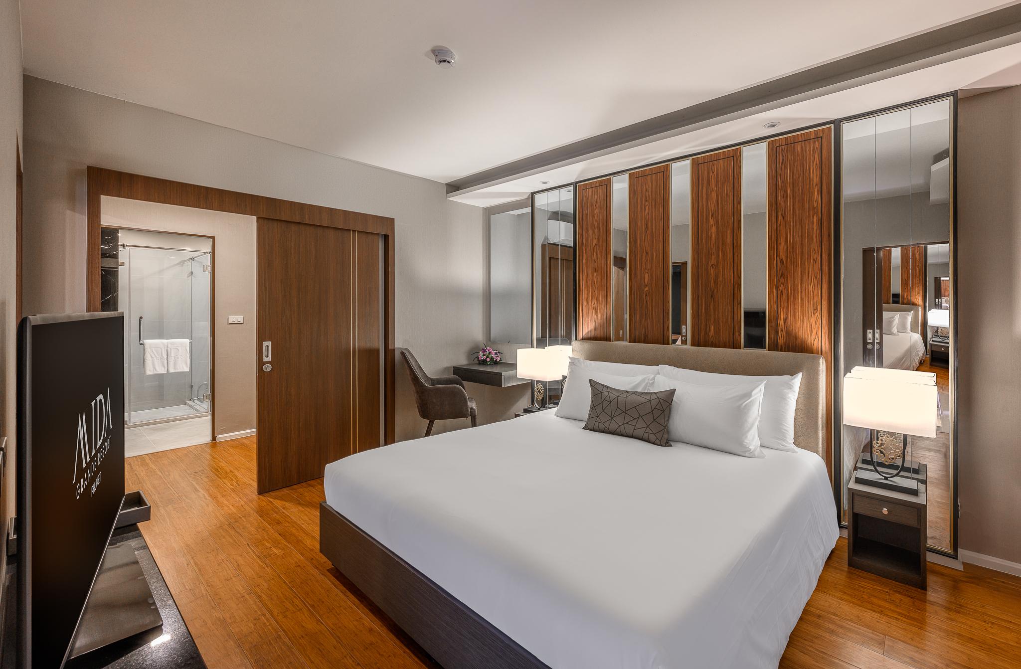 Mida Grande Resort Phuket Esterno foto